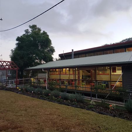 Christmas Creek Cafe & Cabins Lamington Exterior photo
