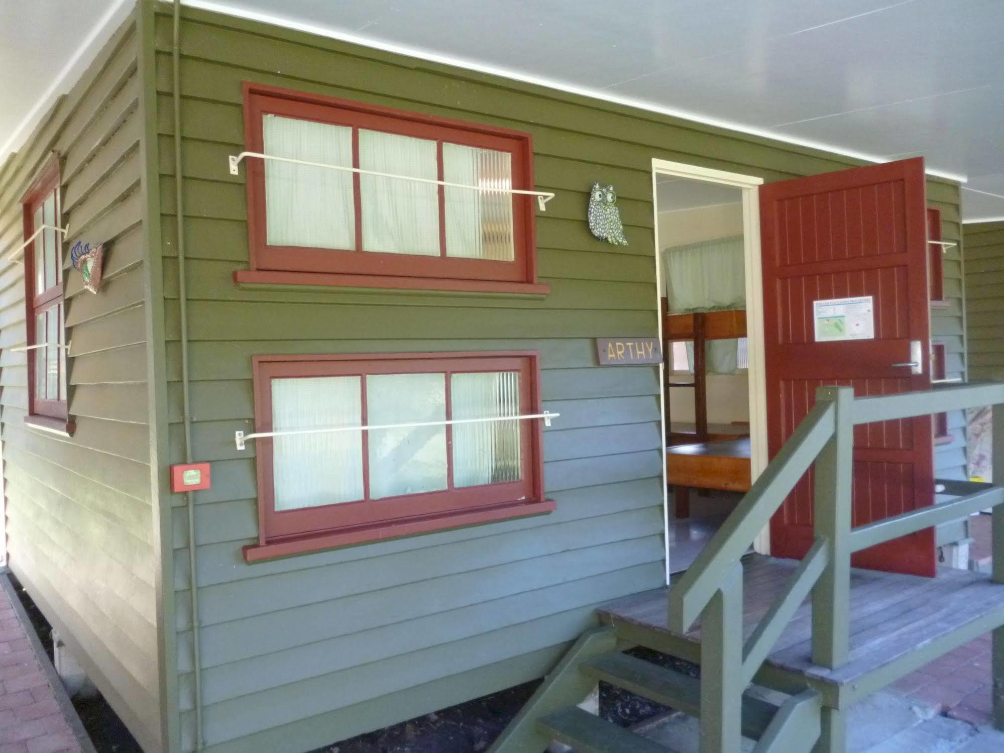 Christmas Creek Cafe & Cabins Lamington Exterior photo